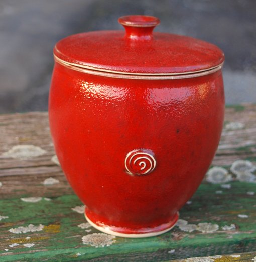 rote Keramikdose mit Deckel Dose: h: ca. 25 cm, 42,00 €